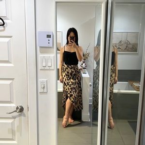 Satin leopard print midi wrap skirt - Size S